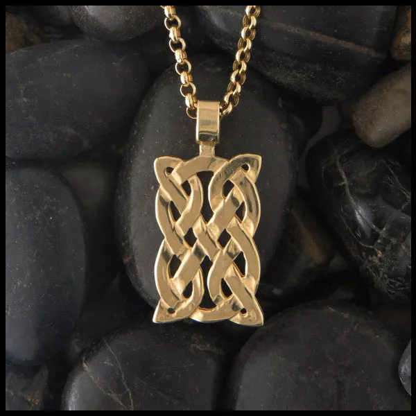 St. Andrew's Knot Pendant in Gold